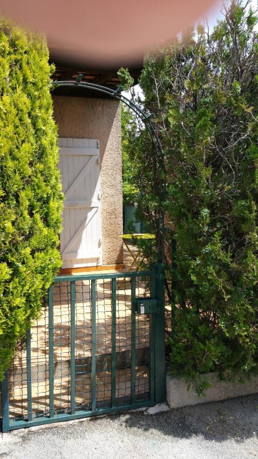Mas De L Ile Rousse Apartment Бандол Екстериор снимка